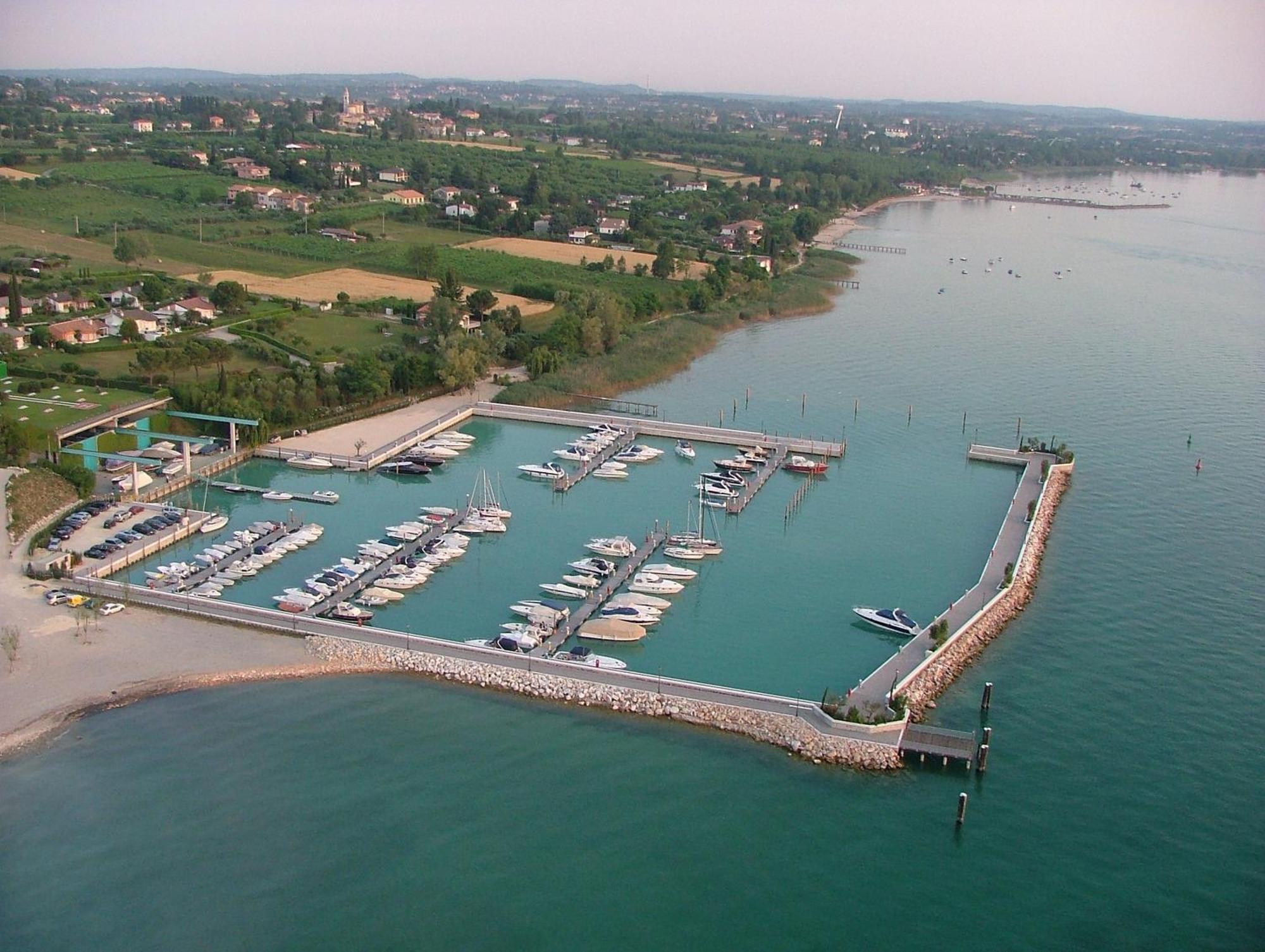 فندق La Maison Du Port لاتيزي المظهر الخارجي الصورة